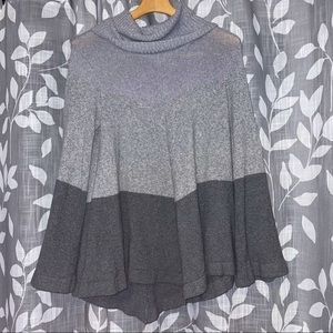 Colorblock Cowlneck Flowy Light Sweater